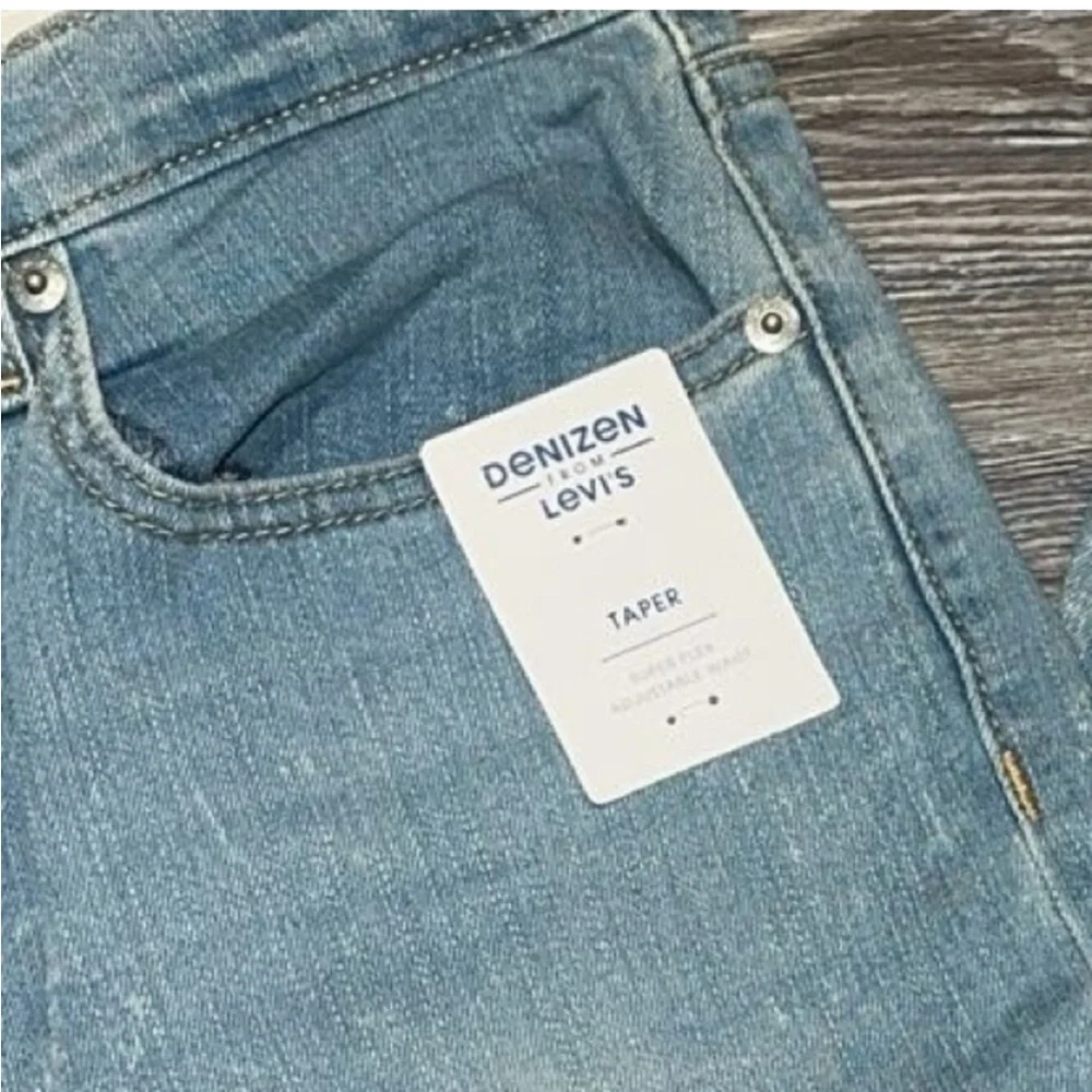 Levi’s Denizen Taper Leg Jeans